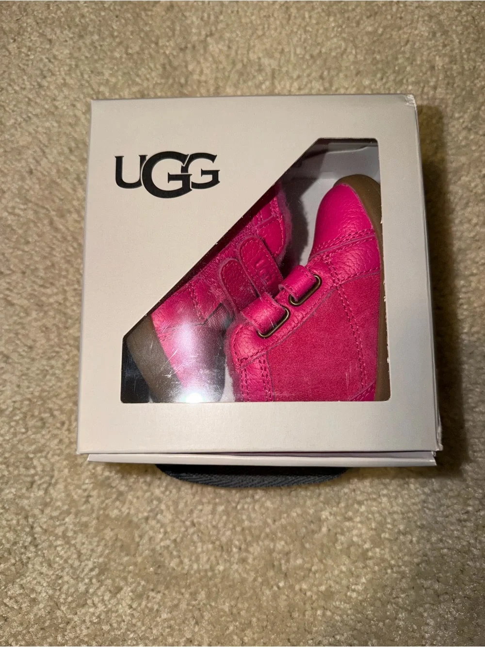 UGG vibrant hot